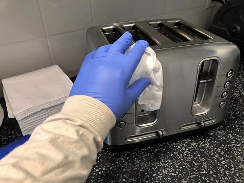how to clean a toaster